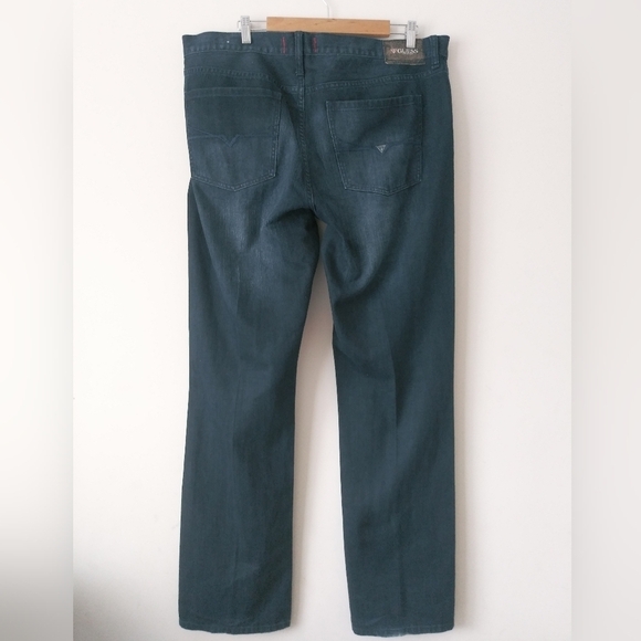 Guess Regular Straight Crescent fit Jeans - Picture 4 of 8